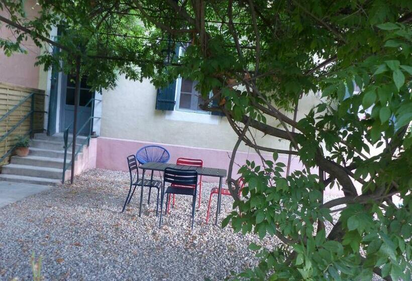 جناح مطلّ علي حمام السباحة, Mas D'auseu