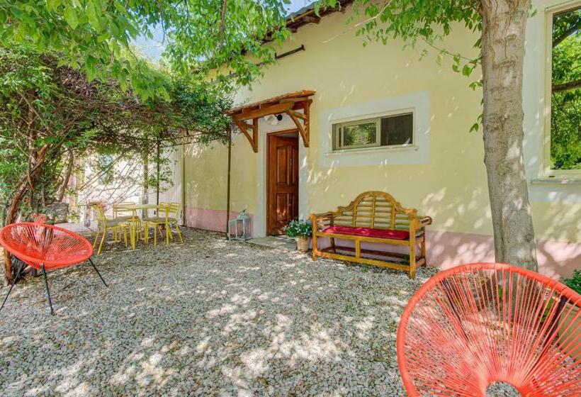 شقة غرفة واحدة, Mas D'auseu