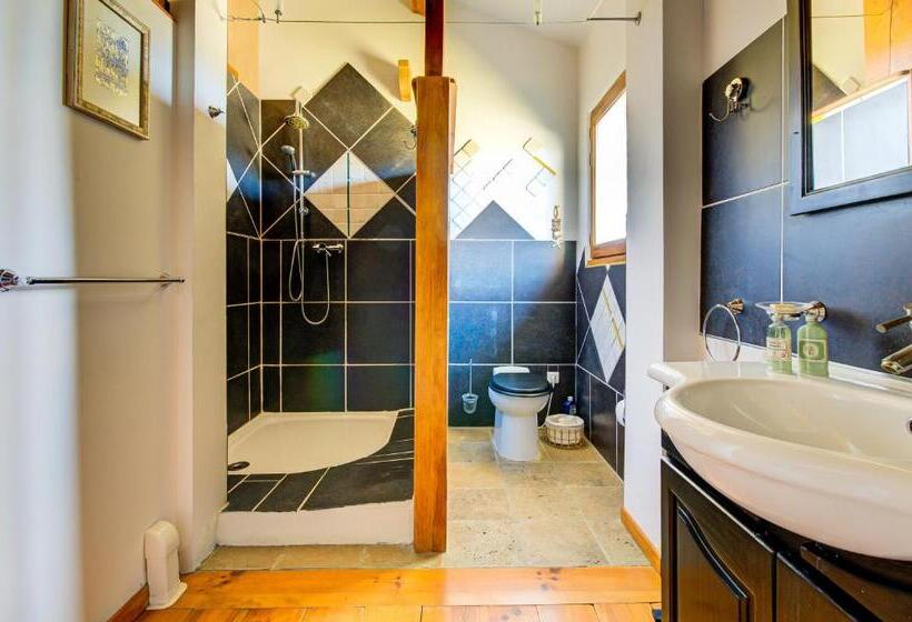 شقة غرفة واحدة, Mas D'auseu