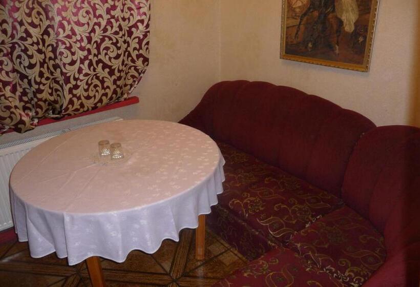 Quarto Estandar, готель маєток