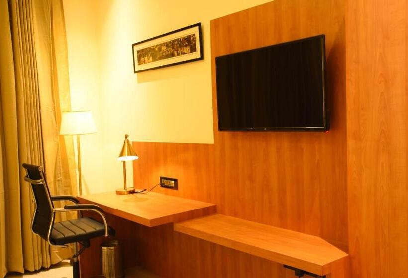 带大床的标准间, Mayur Hotel & Resort