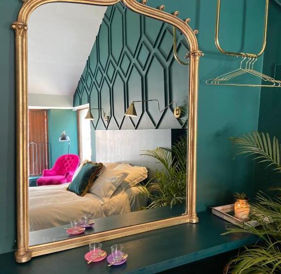 标准间, The Rooms At Firecastle