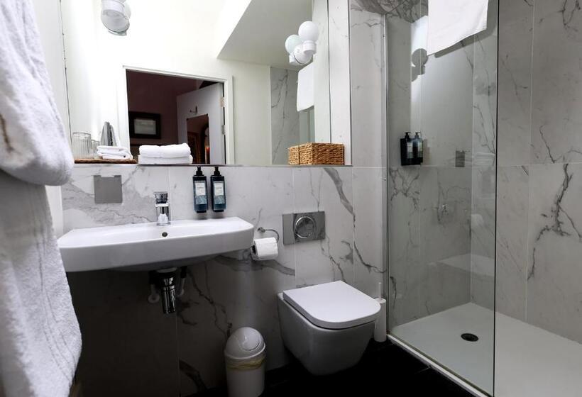 标准间, The Rooms At Firecastle