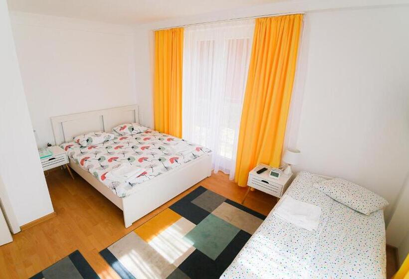 舒适三人间, Capra Vecinului