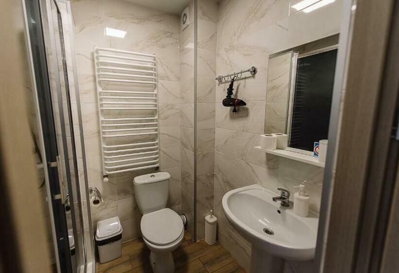 اتاق لوکس, Brooklyn 2