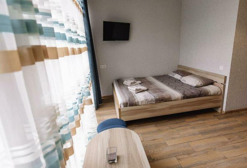 اتاق لوکس, Brooklyn 2