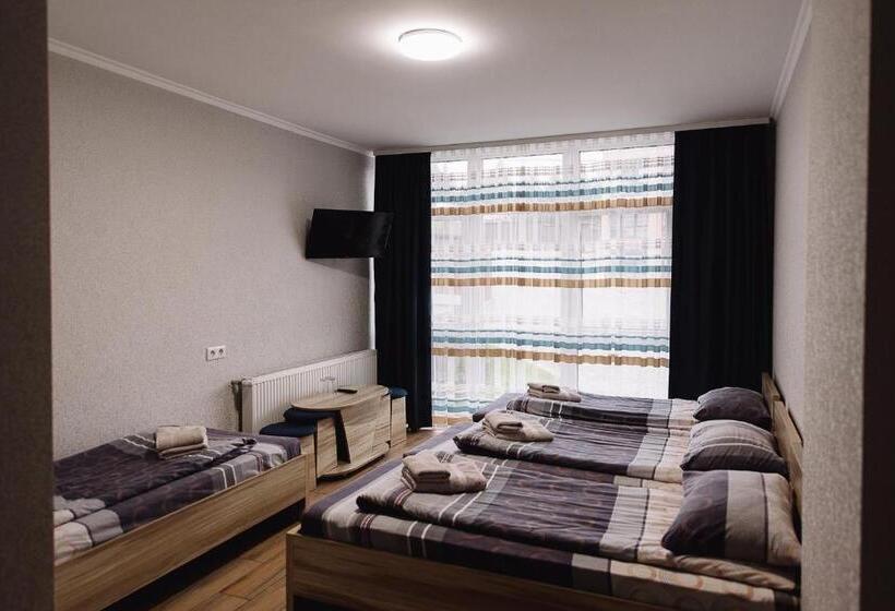 اتاق لوکس چهار تخته, Brooklyn 2