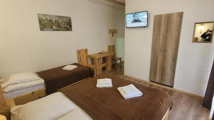 Standard Triple Room with Terrace, готель River Hill