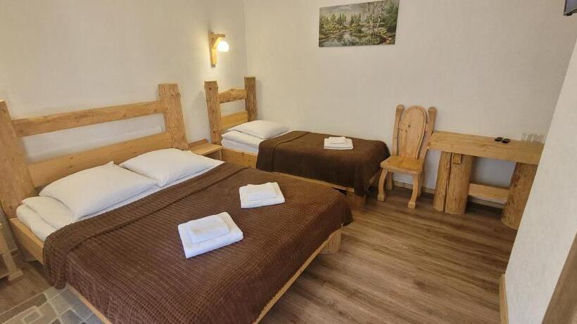 Standard Triple Room with Terrace, готель River Hill