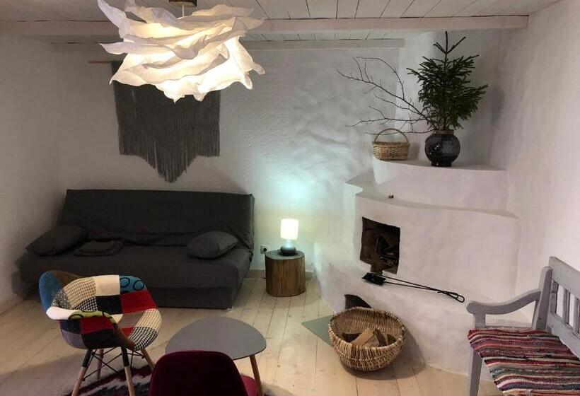 Appartement 1 Chambre avec Balcon, гуцульська хата