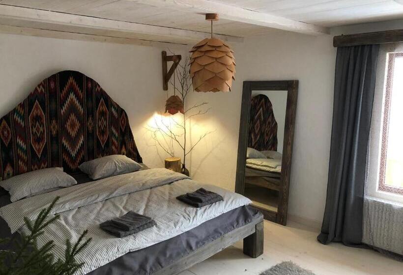 Appartement 1 Chambre avec Balcon, гуцульська хата