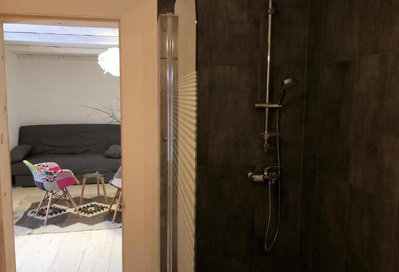 Appartement 1 Chambre Rez-de-Chaussée, гуцульська хата