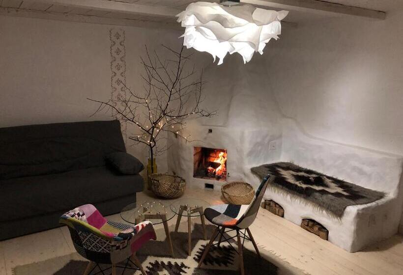 Appartement 1 Chambre Rez-de-Chaussée, гуцульська хата