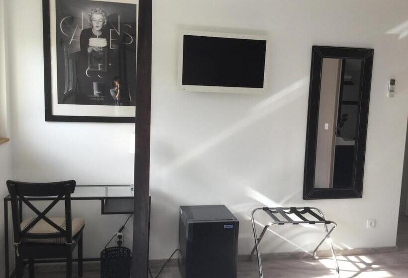 חדר סטנדרט, La Ressource