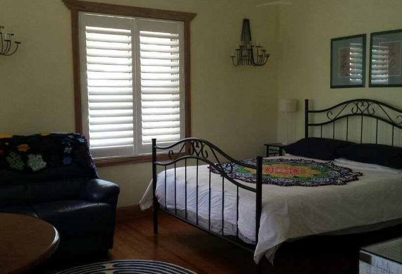 带按摩浴盆的套房, Stringybark Hills Retreat