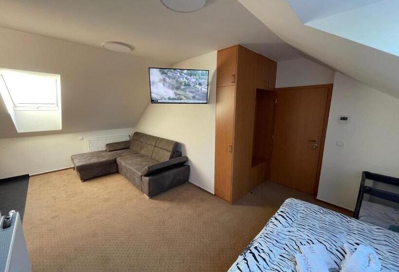 １ベッドルームアパートメント, Antler