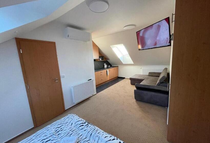 １ベッドルームアパートメント, Antler