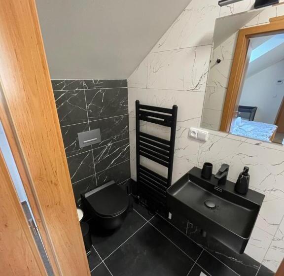 １ベッドルームアパートメント, Antler