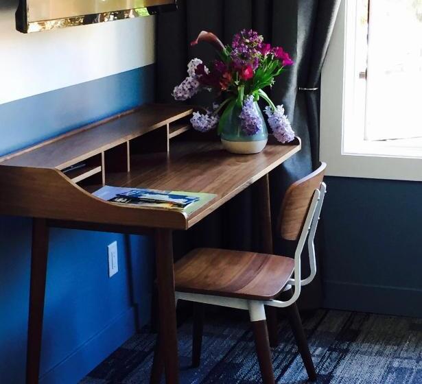 デラックスルーム, Artisan Suites On Bowen