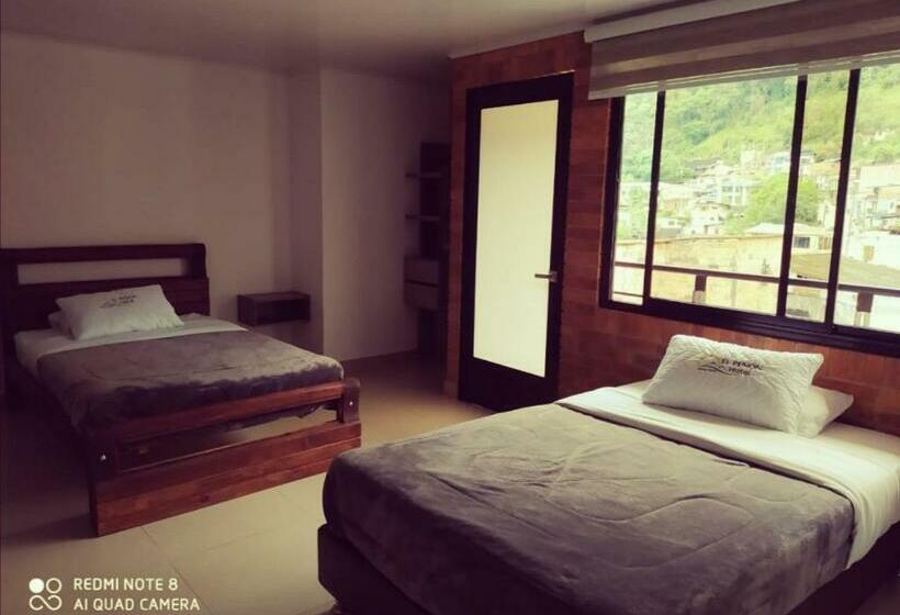 חדר סטנדרט לשלושה, El Peñón