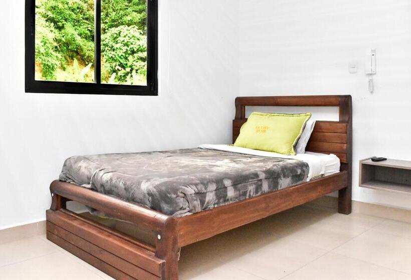 חדר אקונומי יחיד, El Peñón