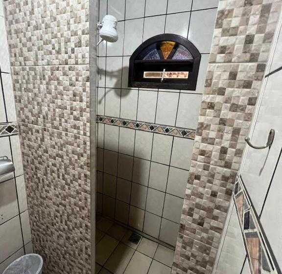 패밀리 룸, Pesque Pague Pousada Do Carlinho