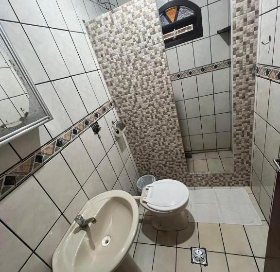 패밀리 룸, Pesque Pague Pousada Do Carlinho