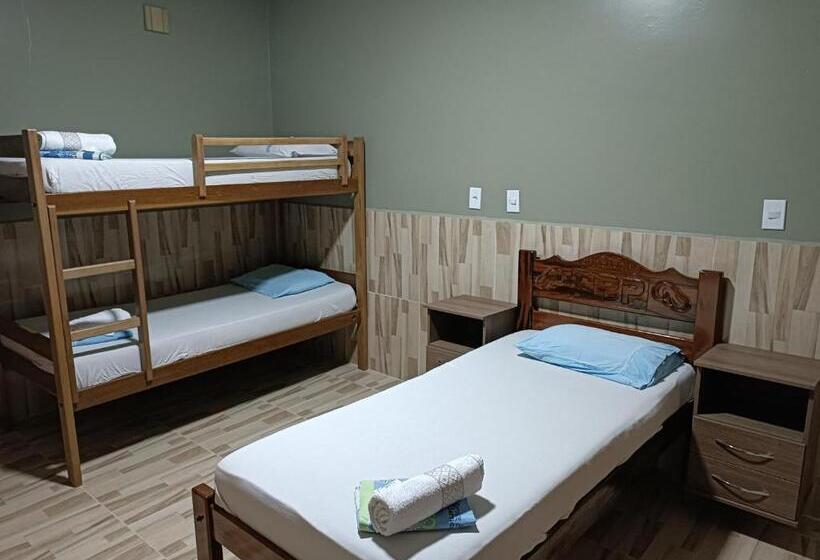 标准三人间, Pousada Paraíso