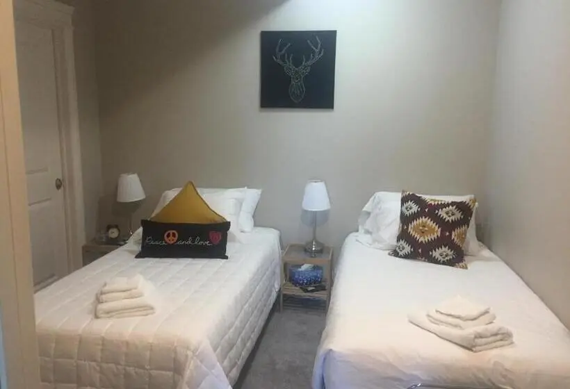 キングサイズベッドのデラックスルーム, Misty Ridge Retreat B&b