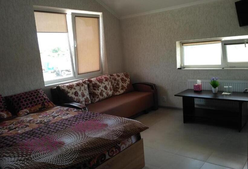 اتاق سوپریور, Motel Lutsk