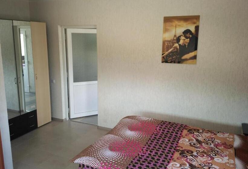 اتاق سوپریور, Motel Lutsk