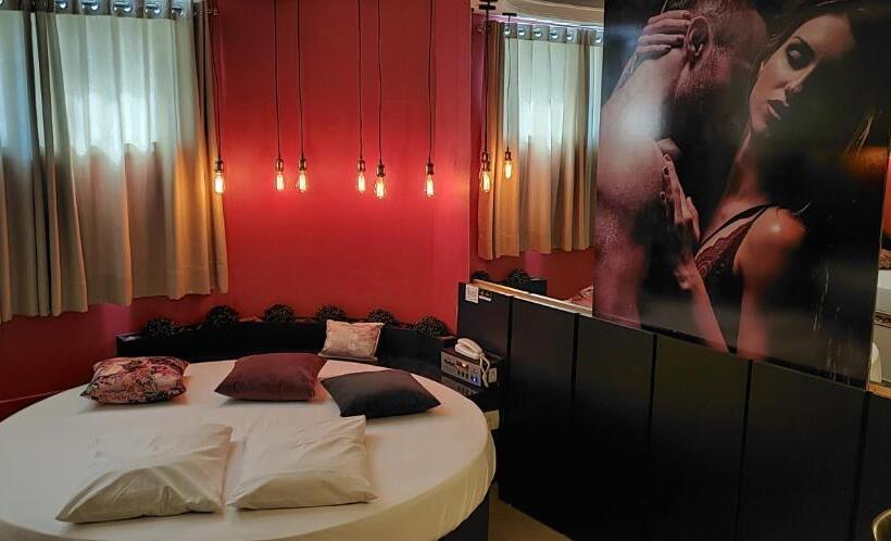 디럭스 스위트, Motel Paradiso   Tapera