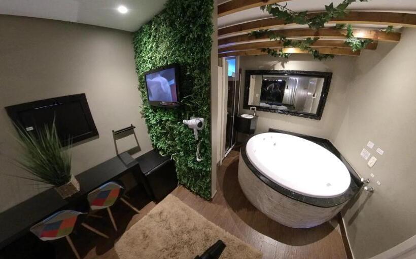 디럭스 스위트, Motel Paradiso   Tapera