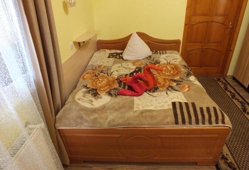 غرفة قياسية ثلاثية, Hercules