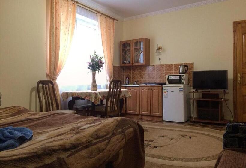 إستديو عائلى, Hercules