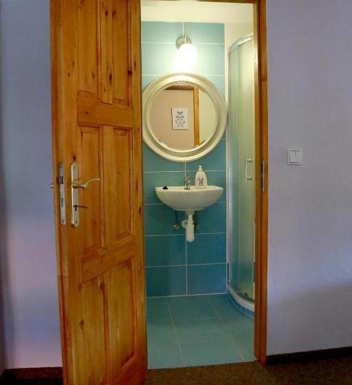 四人标准间, Zámek Libouň