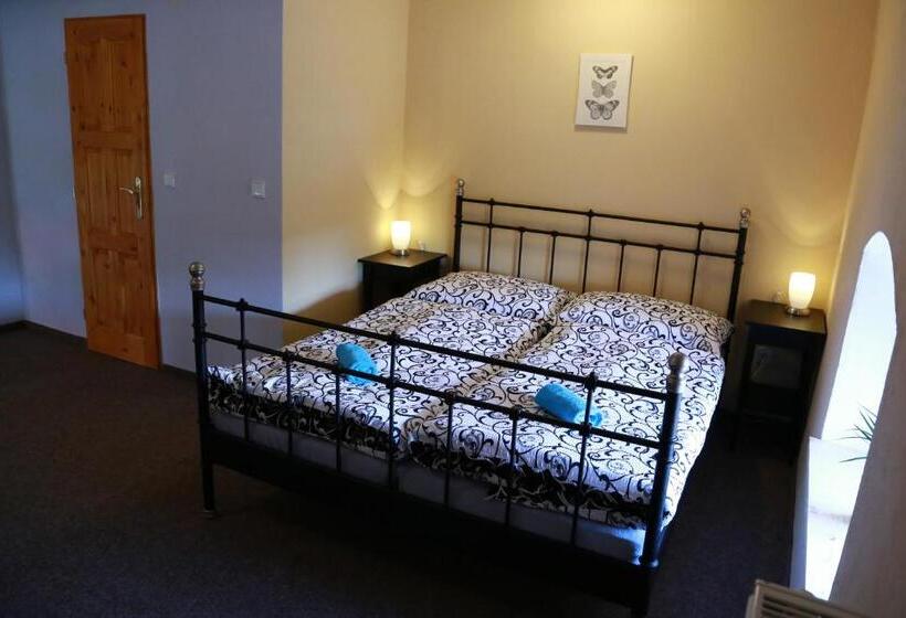 4인용 스탠다드 룸, Zámek Libouň