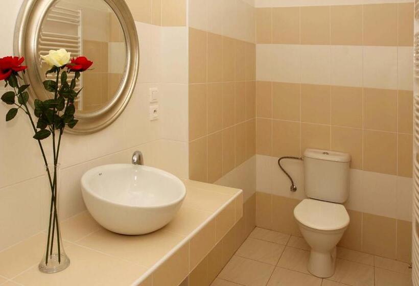 带大床的复式套间, Zámek Libouň