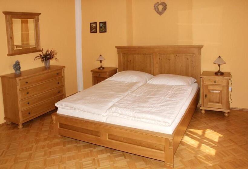 带大床的复式套间, Zámek Libouň