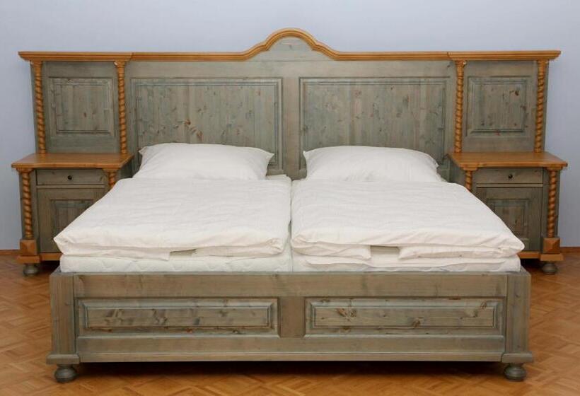 מיטת קינג בסוויטה, Zámek Libouň