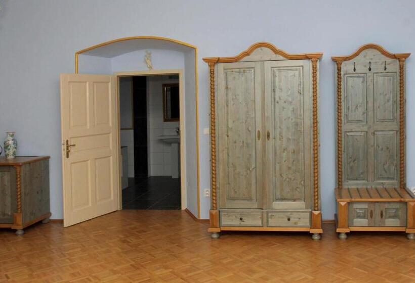 带大床的套房, Zámek Libouň