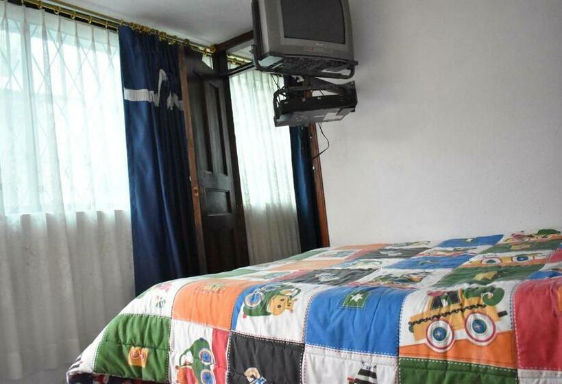 غرفة قياسية, El Aliso   Pujilí