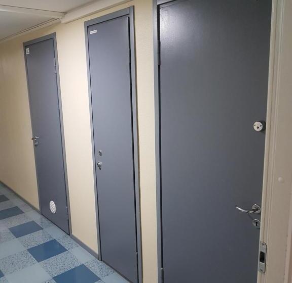 اتاق استاندارد با سرویس بهداشتی مشترک, Gasthaus Patruuna