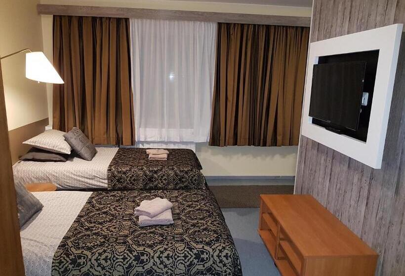 اتاق کلاسیک سه تخته, Gasthaus Patruuna