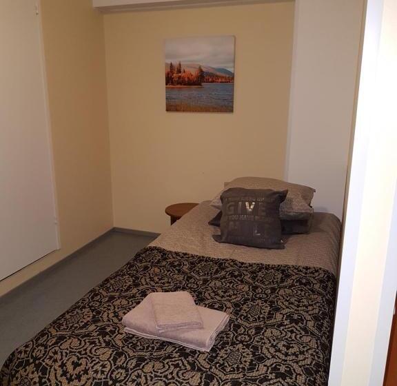 اتاق کلاسیک سه تخته, Gasthaus Patruuna