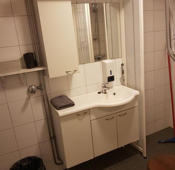 آپارتمان 3 خوابه, Gasthaus Patruuna