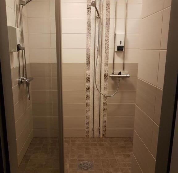 اتاق استاندارد با سرویس بهداشتی مشترک, Gasthaus Patruuna