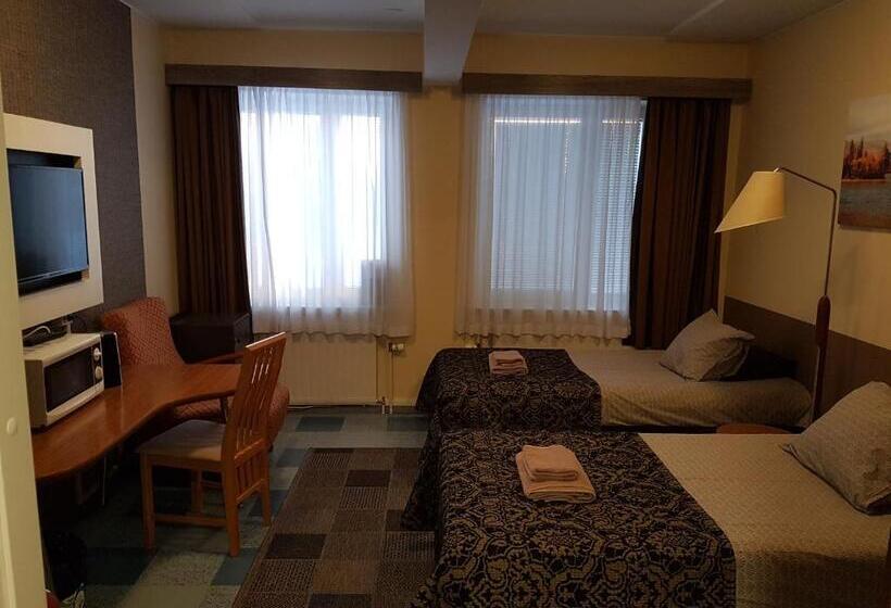 اتاق استاندارد با سرویس بهداشتی مشترک, Gasthaus Patruuna