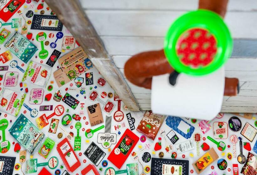 חדר משפחתי, Karls Hotel Alles Paletti