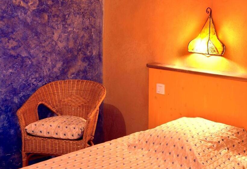 Standard room with outdoor bath, La Jameliniere